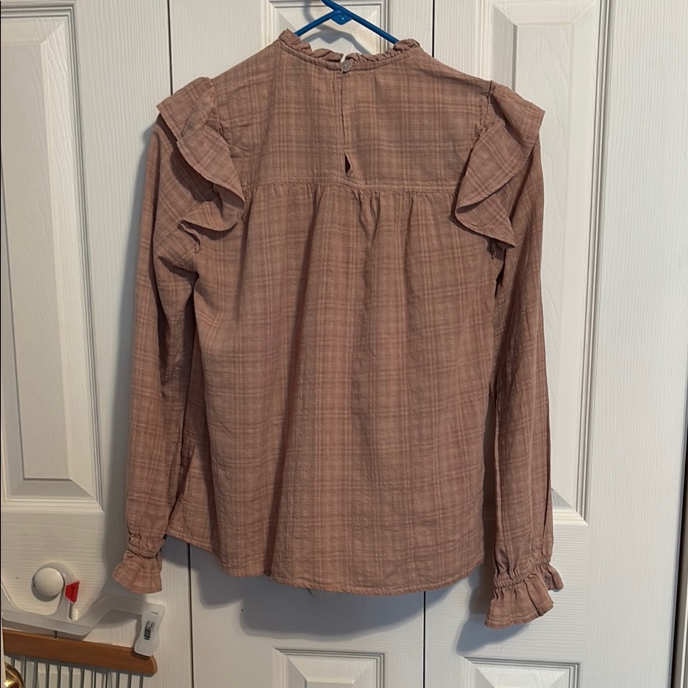 Elegant Ruffled Blouse in Dusty Pink - Picture 2 of 3